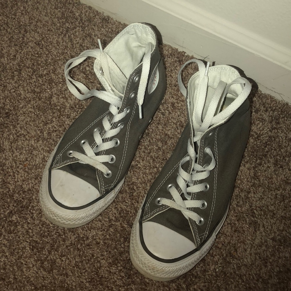 Gray Converse (shoebox included)